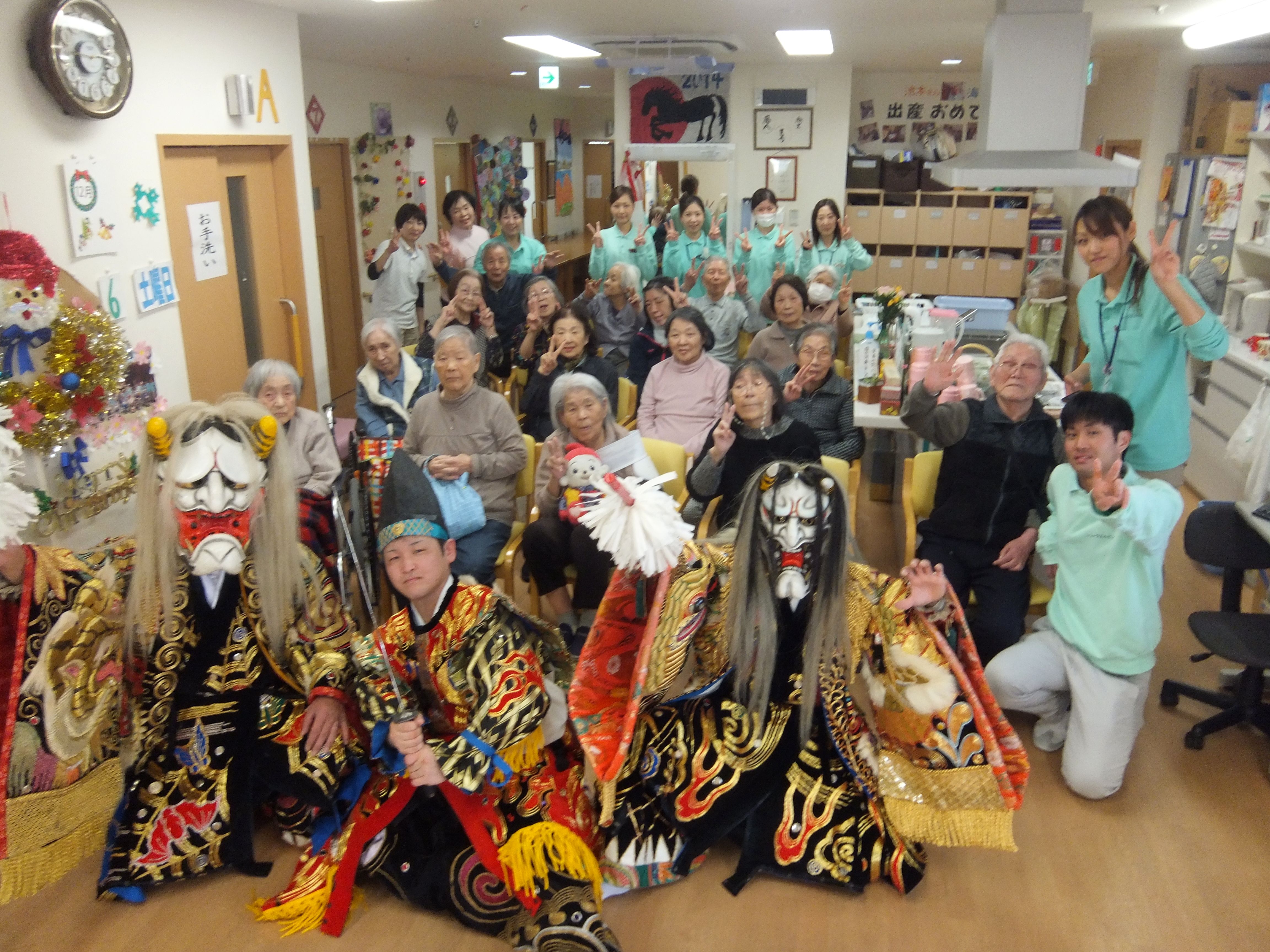 サンキ・ウエルビィ小規模祇園で神楽ふれあい会開催