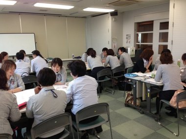 岡山県内のケアマネジャー（介護支援専門員）を対象とした社内研修を行いました-4