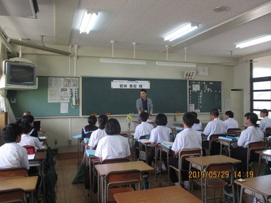 サンキ・ウエルビィ小規模多機能センター柳井_柳井中学校_職業講和会