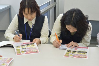 広島ブロックの「介護センター中央」にて、同社の福祉用具センターと合同研修を開催し、最新の福祉用具商品についての勉強会