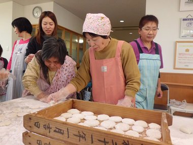 サンキ・ウエルビィグループホーム新南陽_餅つき会-3