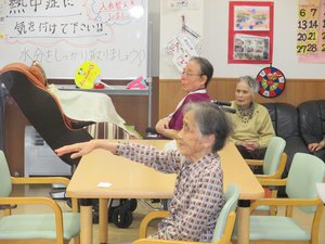 サンキ・ウエルビィ_小規模多機能センター柳井と柳東小学校交流会-4