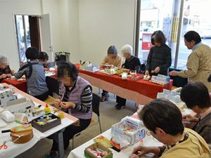 一般開放されたスペースで講師を招き行なった手芸セミナーの時の写真