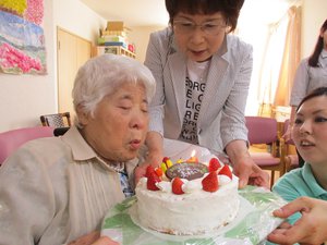 サンキ・ウエルビィ_小規模多機能センター井原_100歳祝い-6